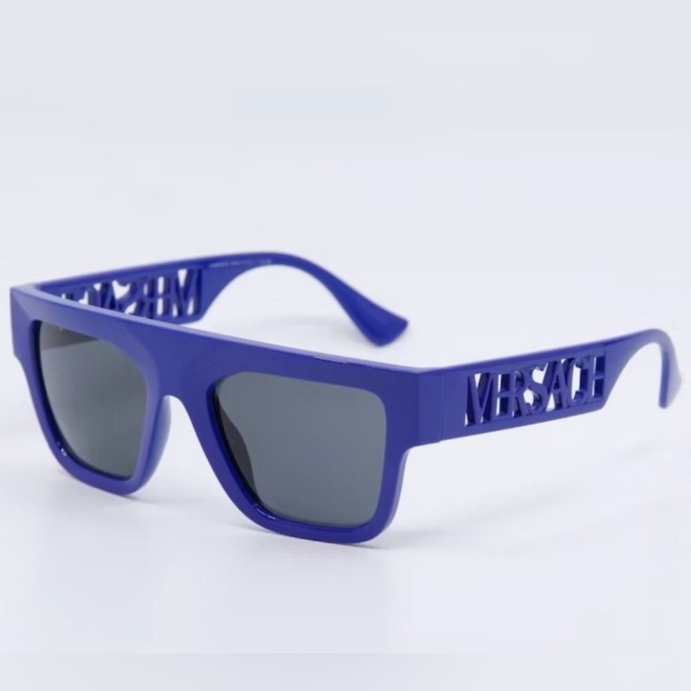 BNWT Versace Bold Cutout Logo Sunglasses in Vivid Blue